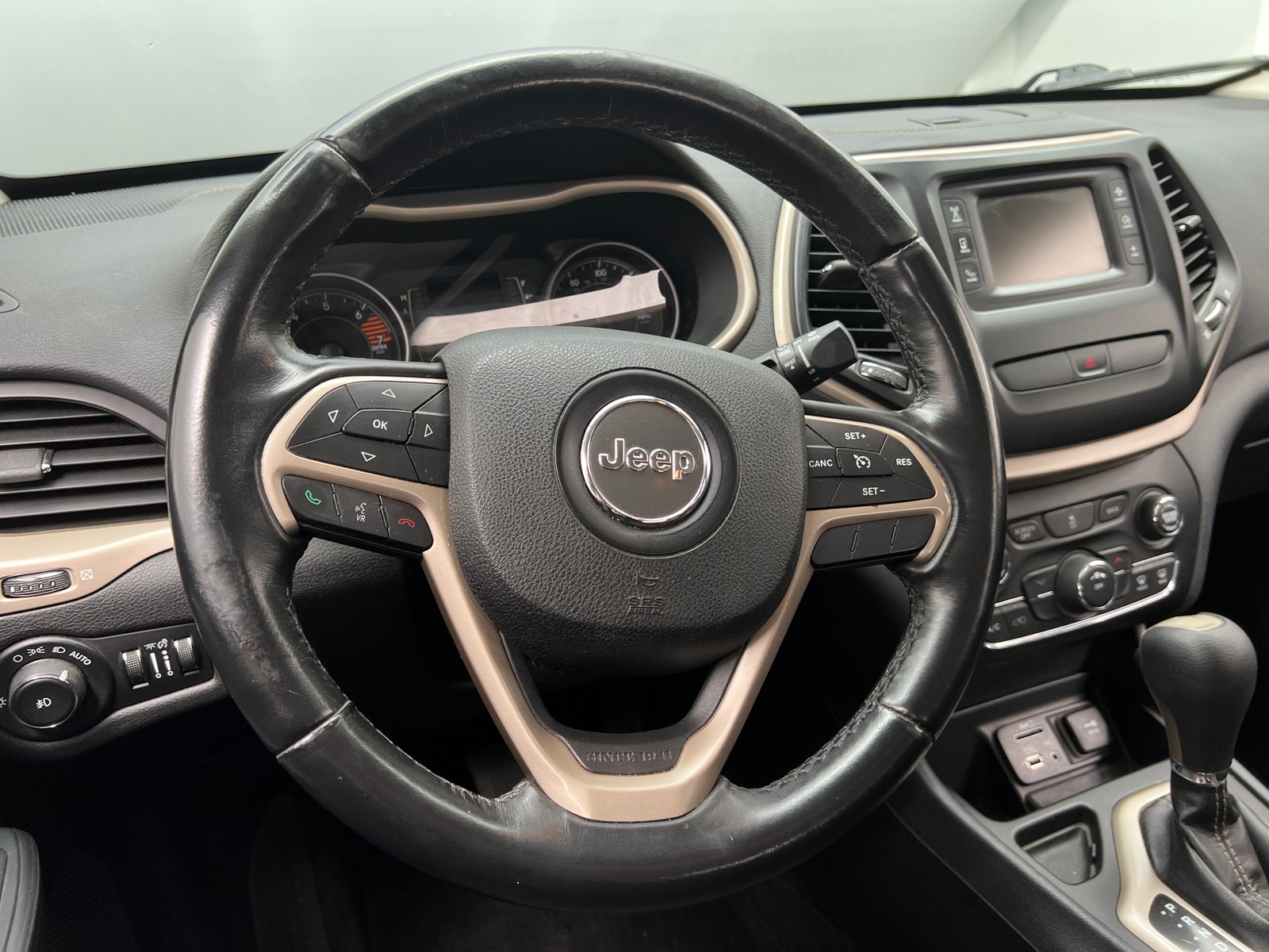 Thumbnail: 2016 Jeep Cherokee - 5