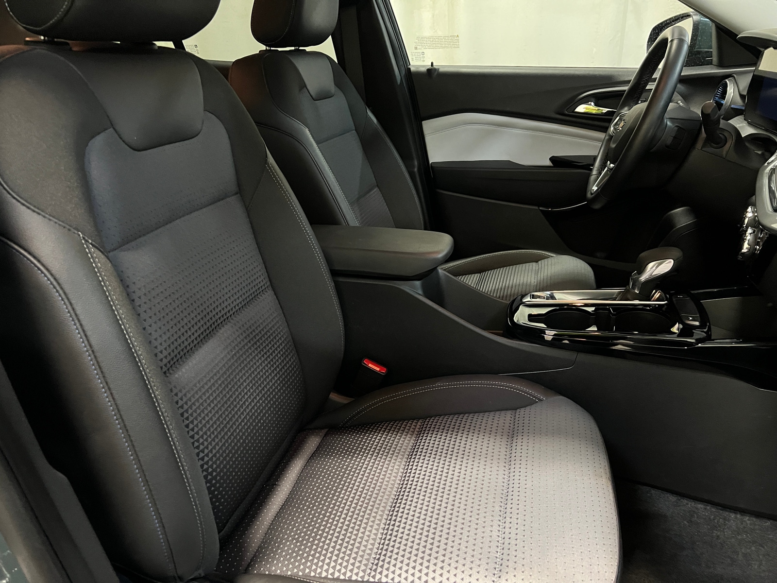 Thumbnail: 2025 Chevrolet Trax - 2