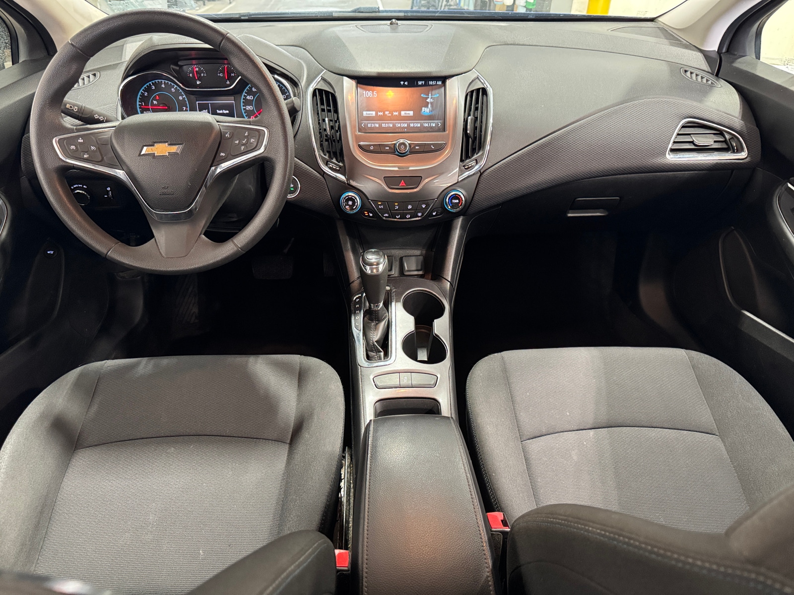 Thumbnail: 2018 Chevrolet Cruze - 3