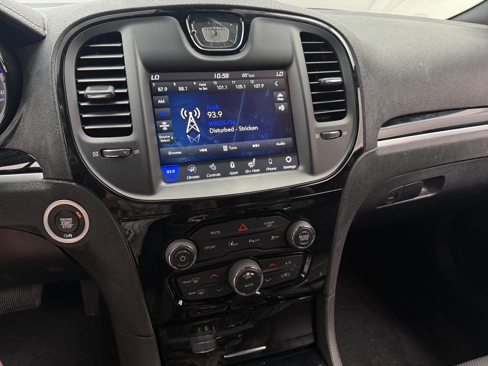 Thumbnail: 2020 Chrysler 300 - 3