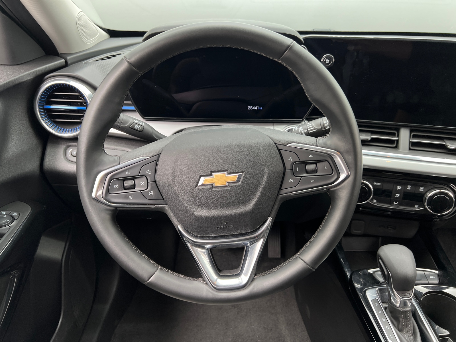 Thumbnail: 2025 Chevrolet Trax - 5