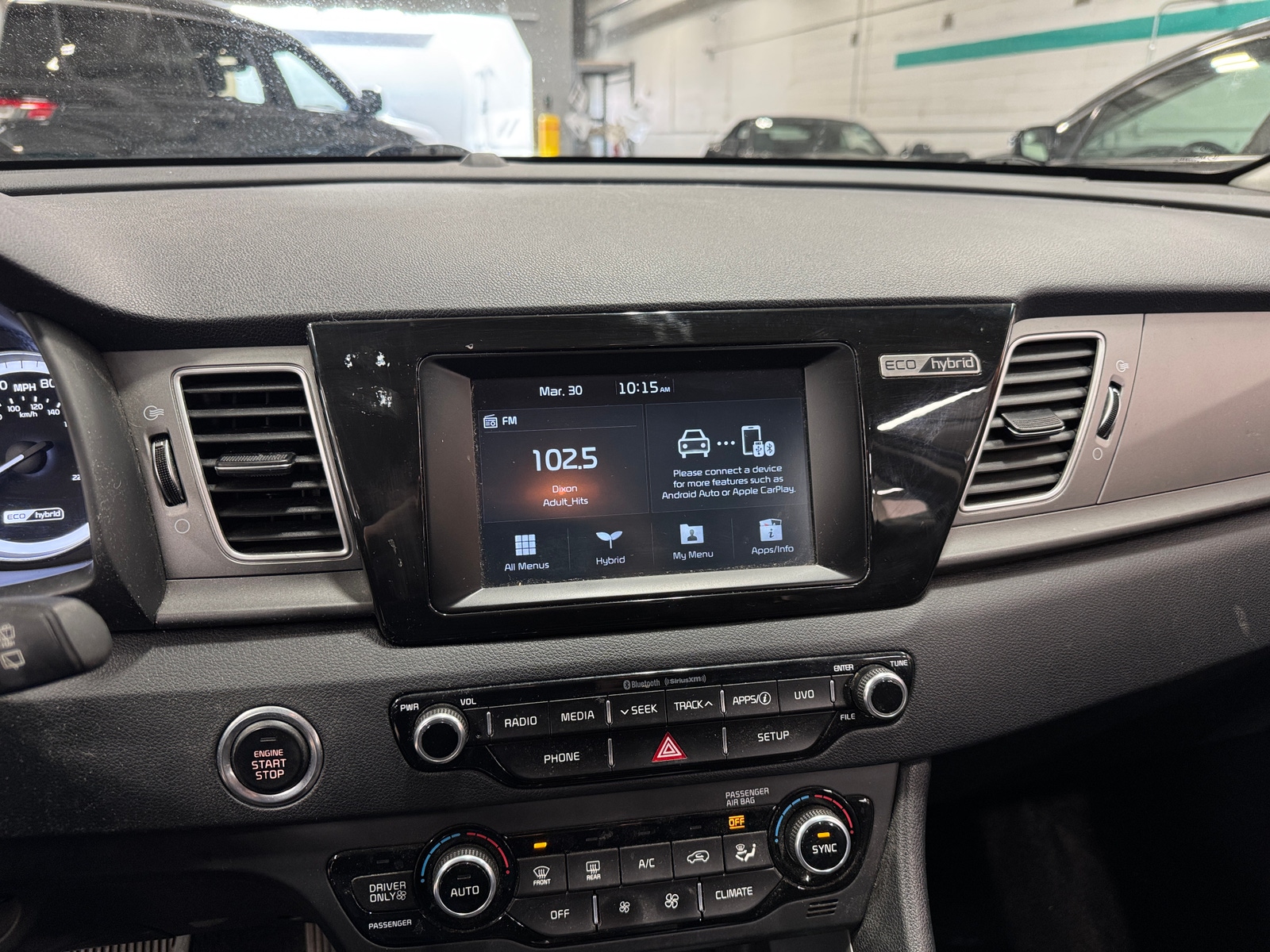 Thumbnail: 2019 Kia Niro - 4