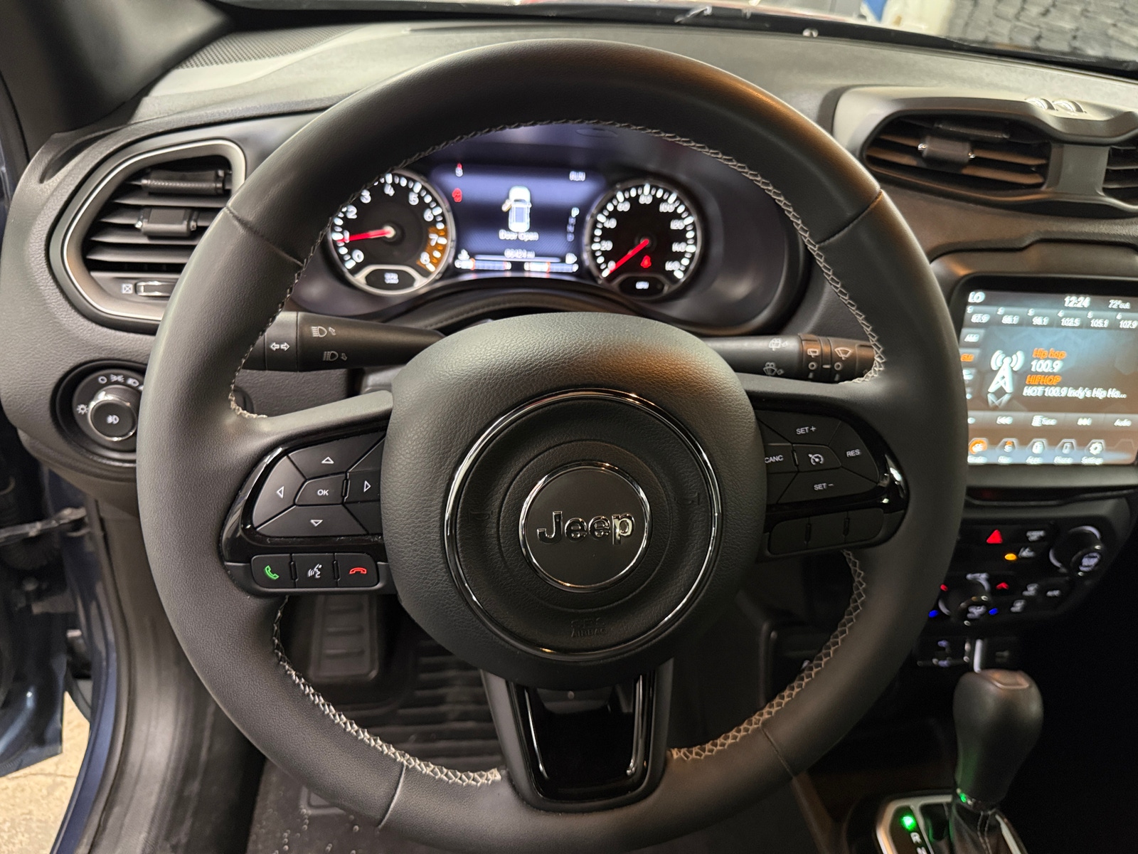 Thumbnail: 2021 Jeep Renegade - 5