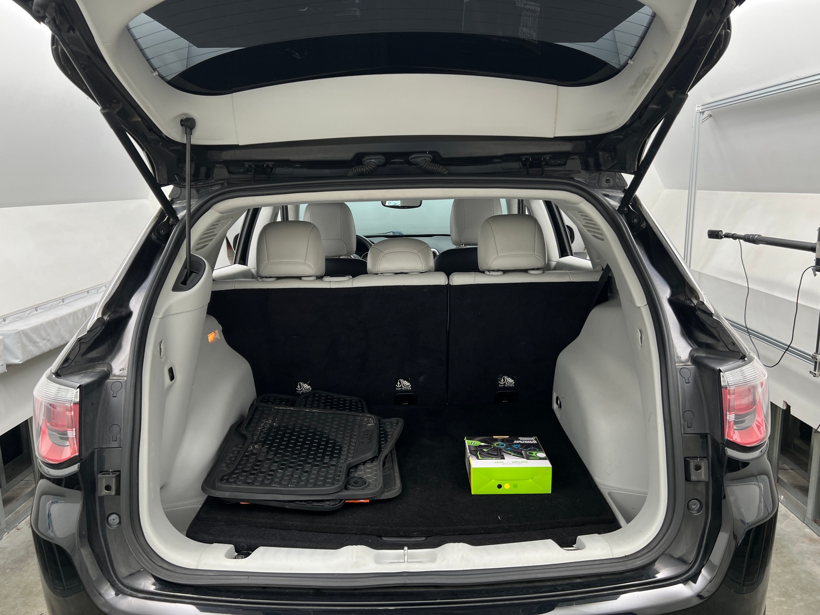 Thumbnail: 2017 Jeep Compass - 7