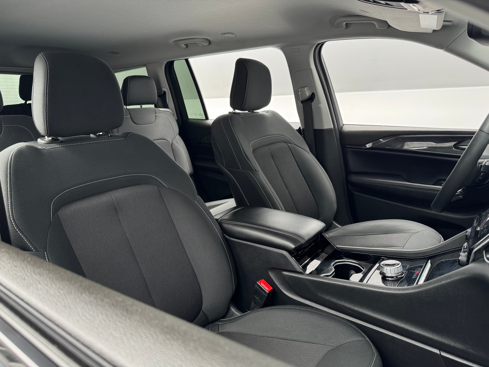 Thumbnail: 2023 Jeep Grand Cherokee L - 2