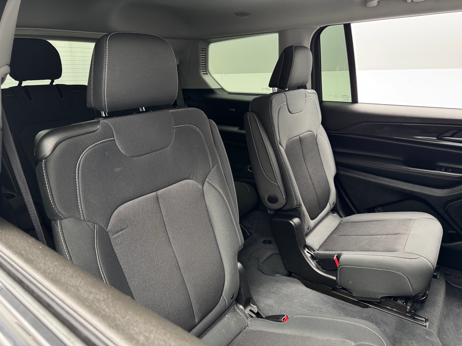 Thumbnail: 2023 Jeep Grand Cherokee L - 6