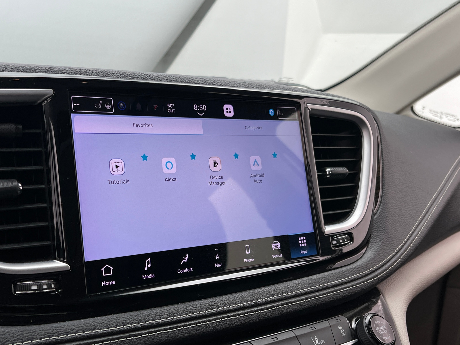 Thumbnail: 2023 Chrysler Pacifica - 3