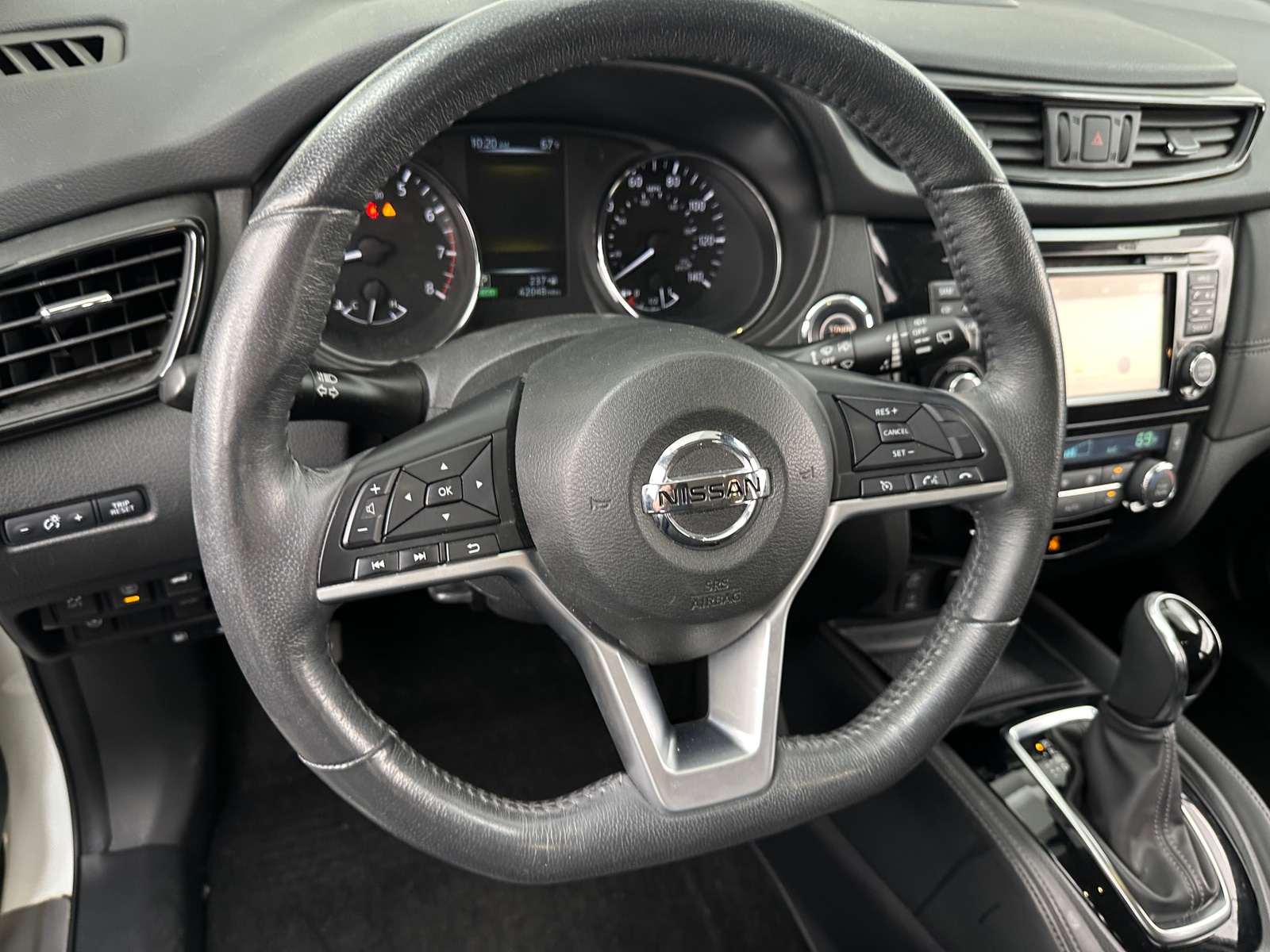 Thumbnail: 2017 Nissan Rogue - 4