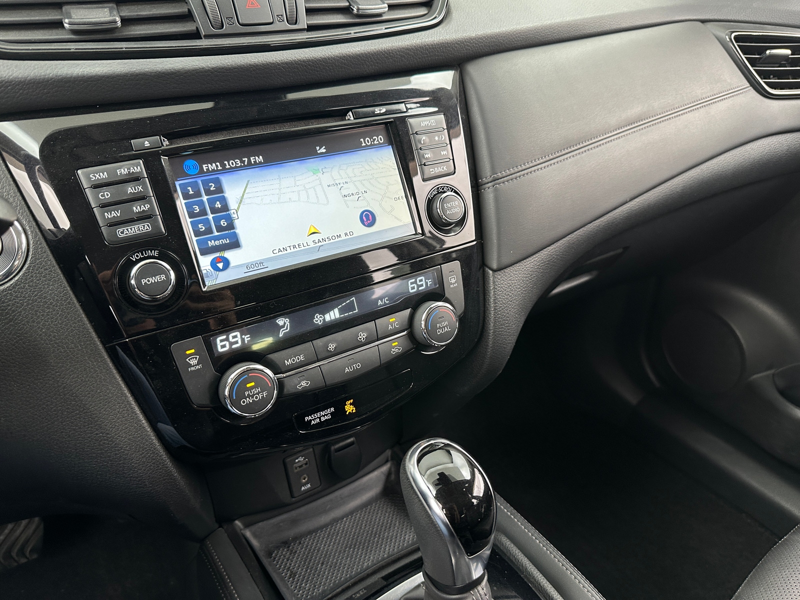 Thumbnail: 2017 Nissan Rogue - 3