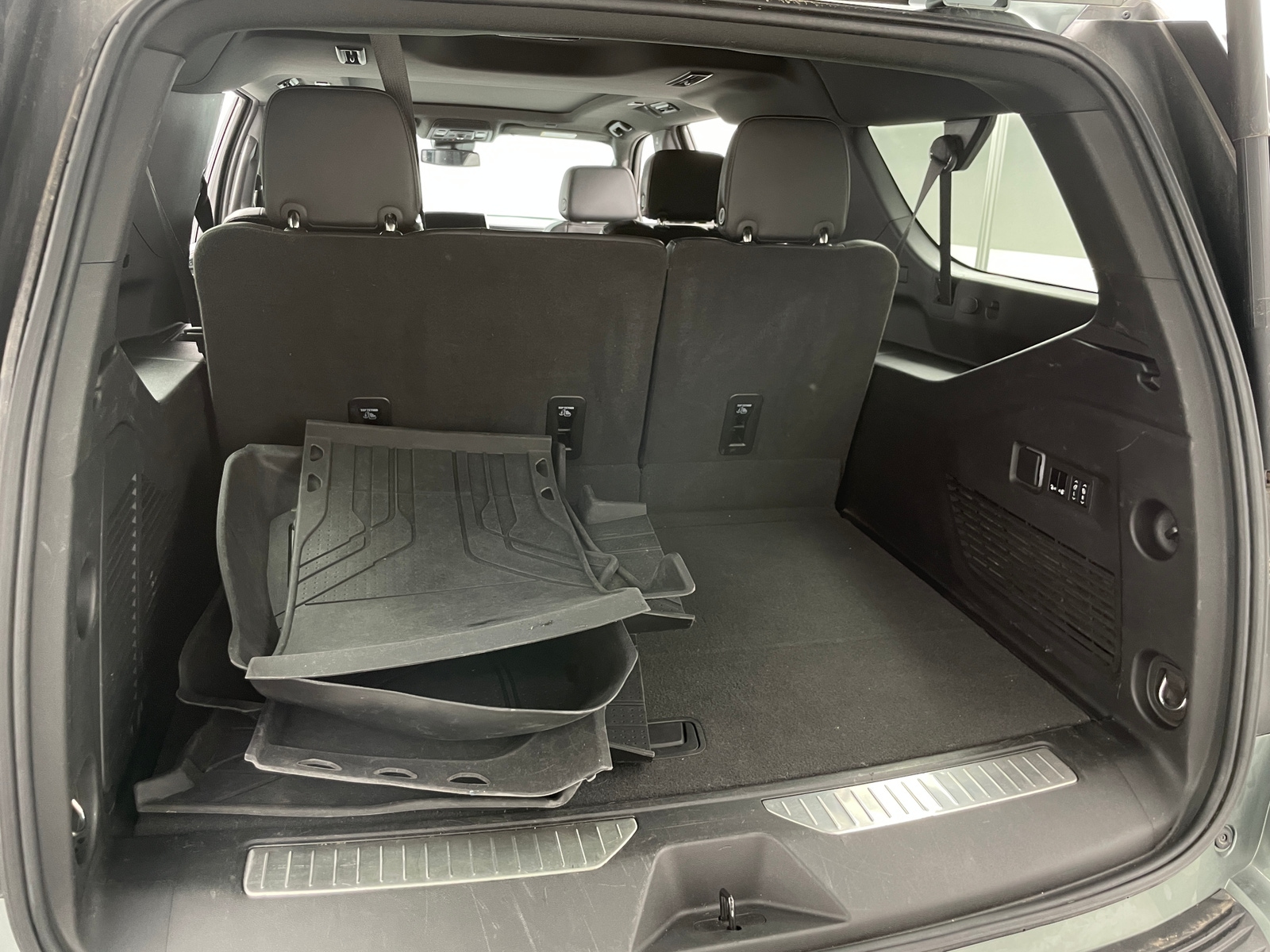 Thumbnail: 2024 Chevrolet Suburban - 6