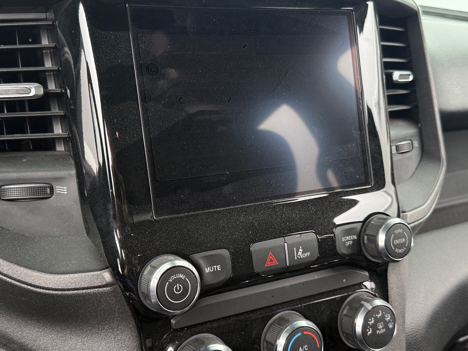 Thumbnail: 2025 RAM 1500 - 4