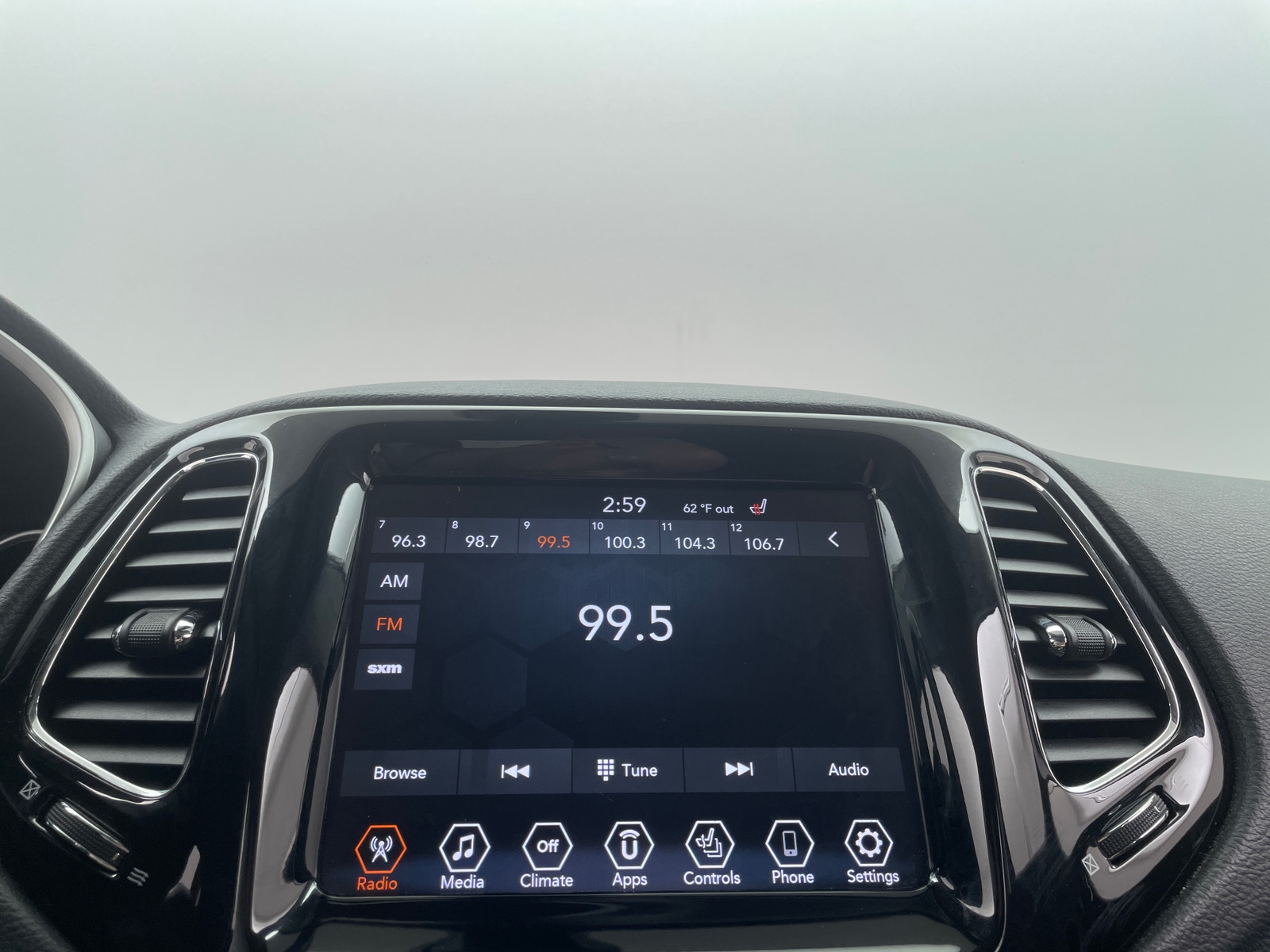 Thumbnail: 2020 Jeep Compass - 3