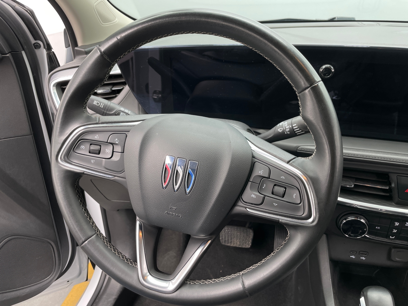 Thumbnail: 2024 Buick Encore GX - 4