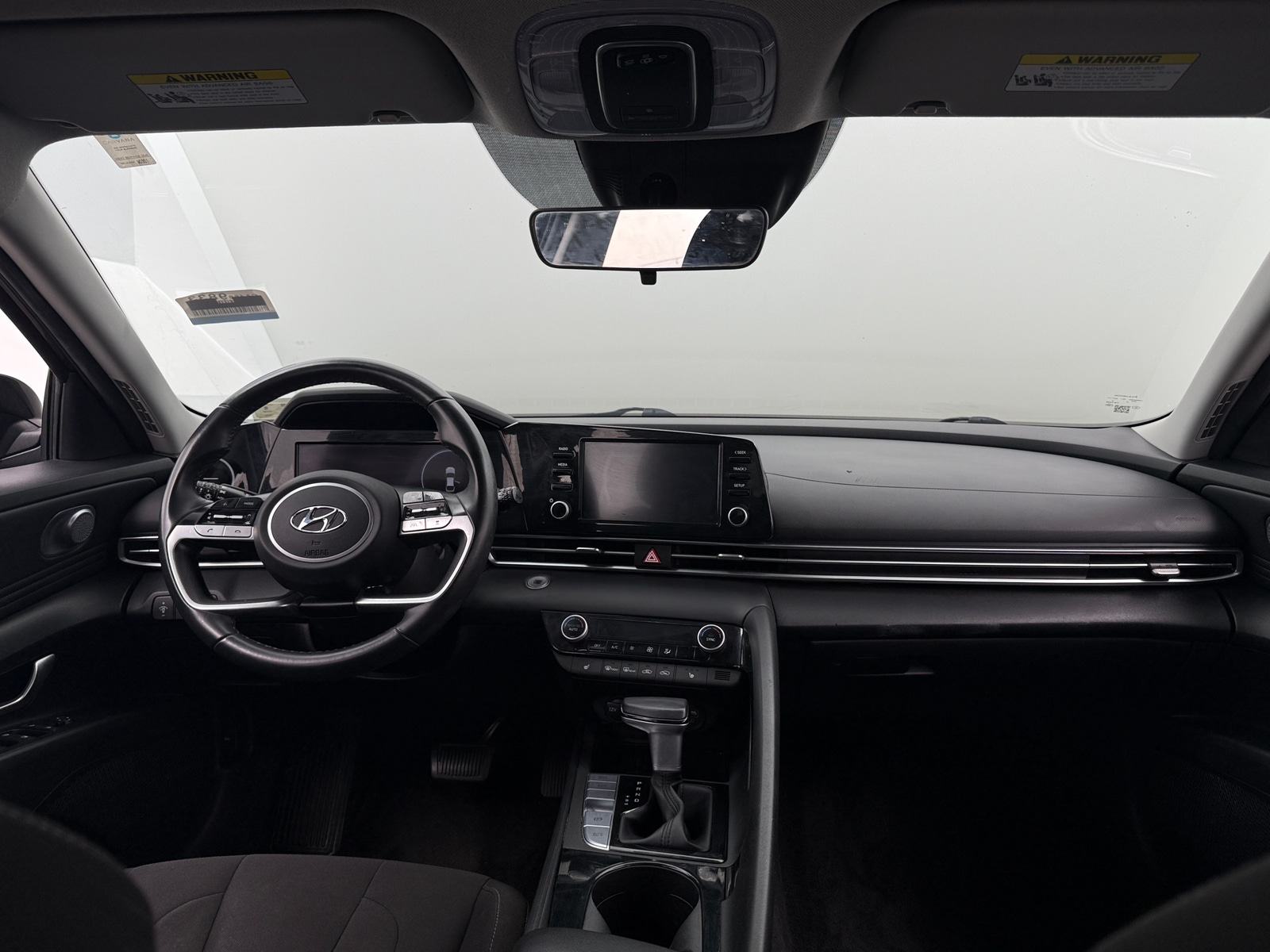 Thumbnail: 2022 Hyundai Elantra - 3