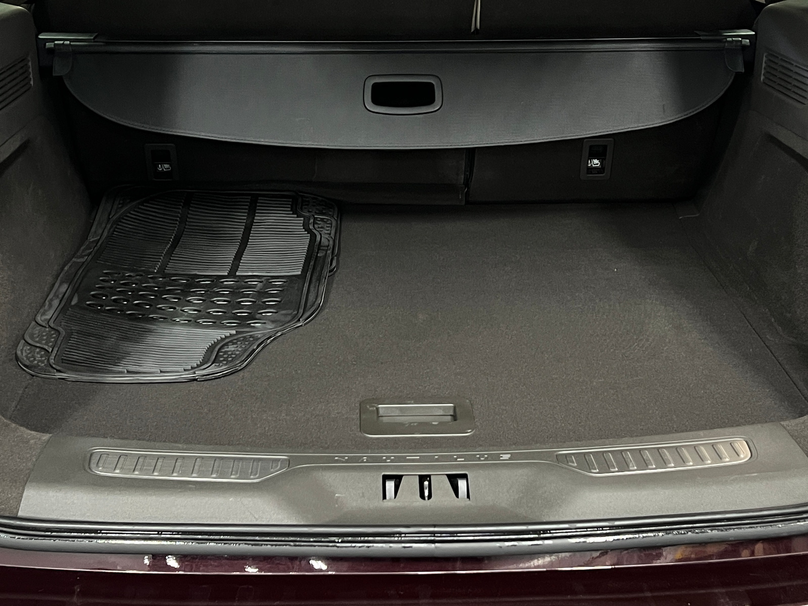 Thumbnail: 2025 Lincoln Nautilus - 6