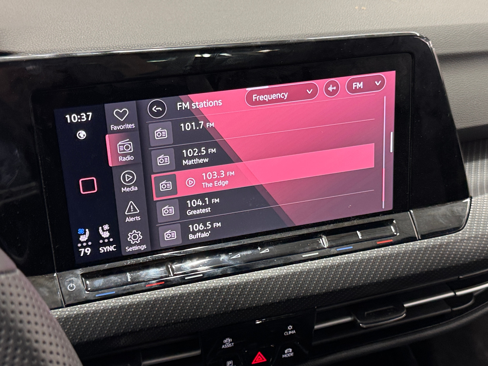 Thumbnail: 2024 Volkswagen Golf - 3