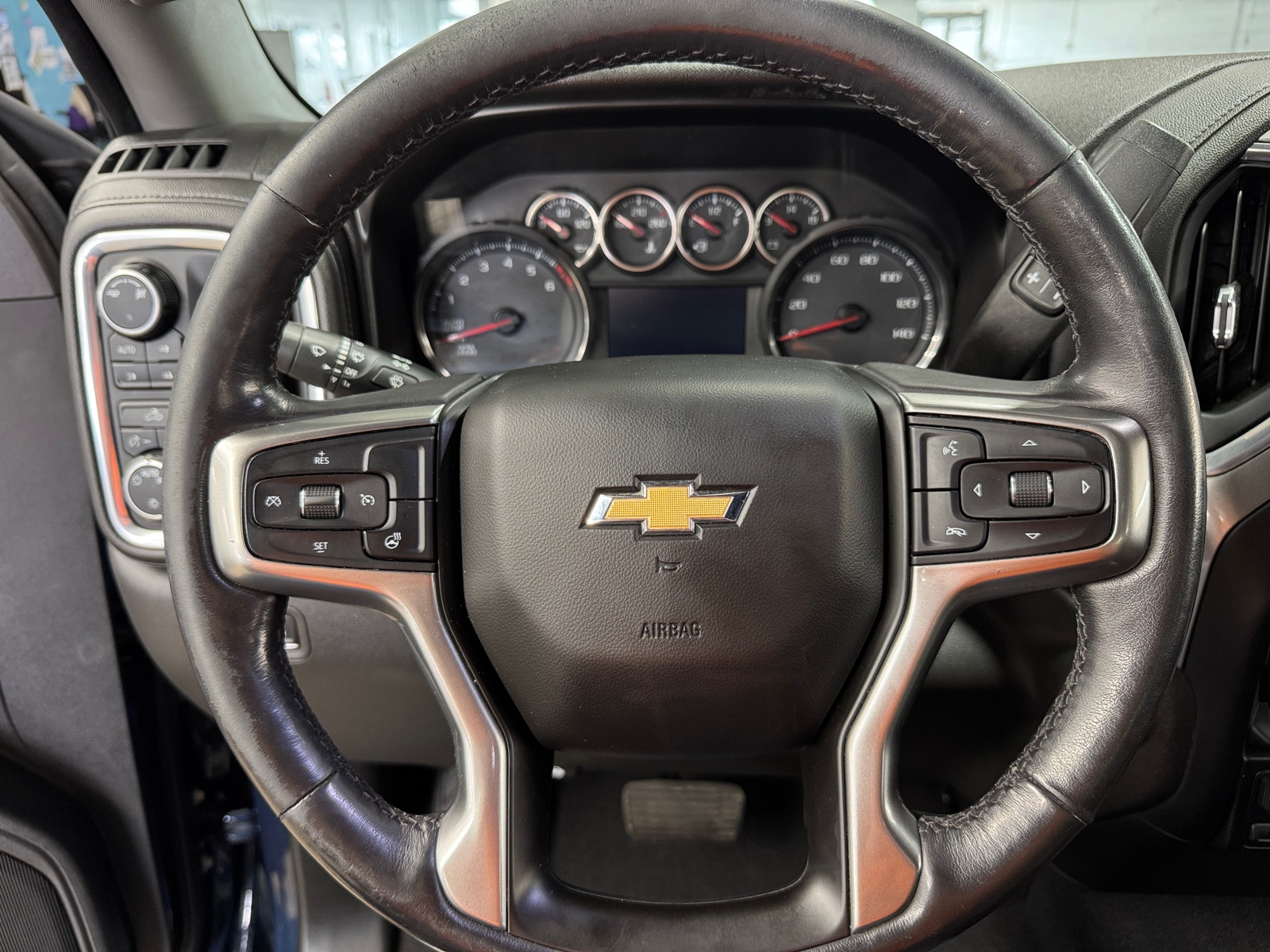 Thumbnail: 2019 Chevrolet Silverado 1500 - 5