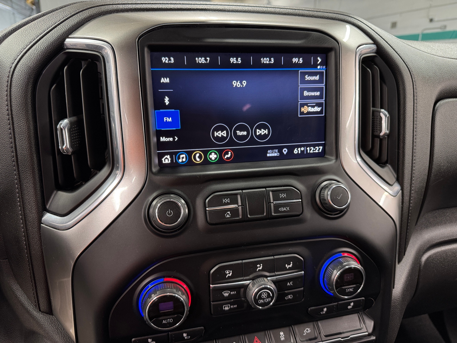 Thumbnail: 2019 Chevrolet Silverado 1500 - 4