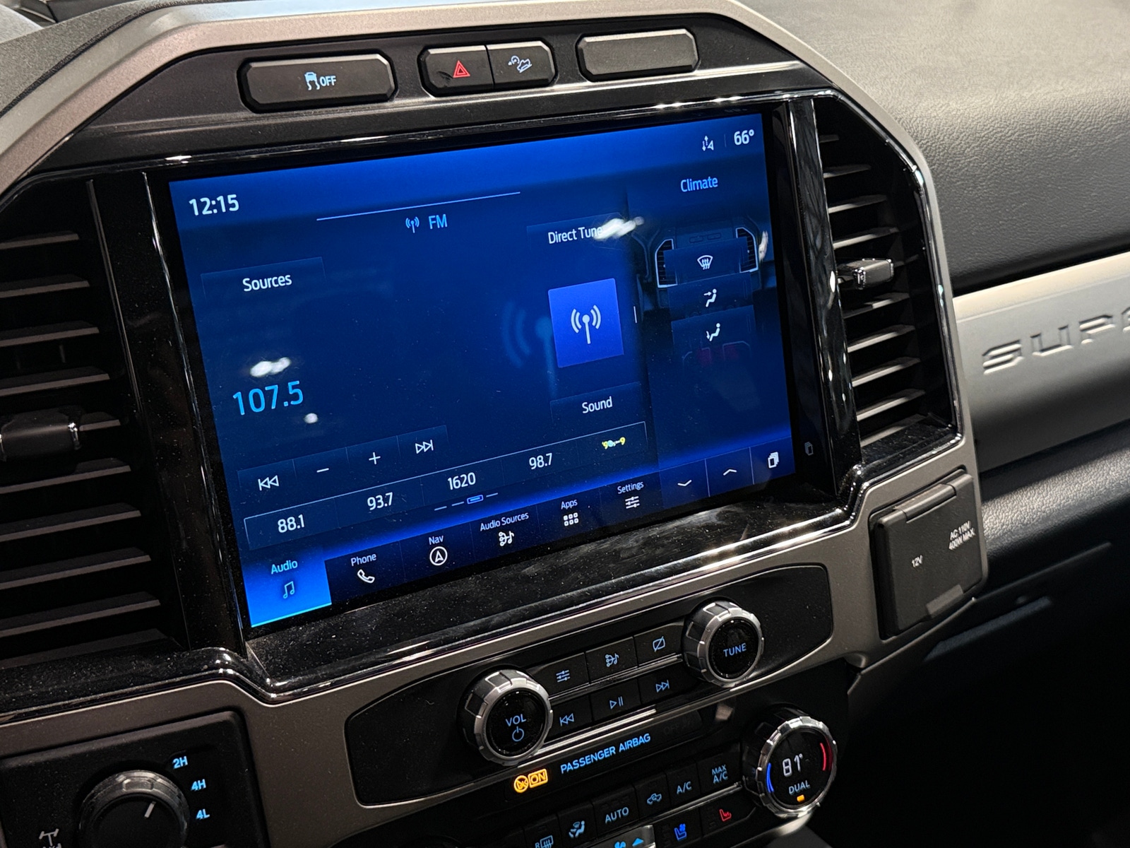 Thumbnail: 2022 Ford Econoline - 3