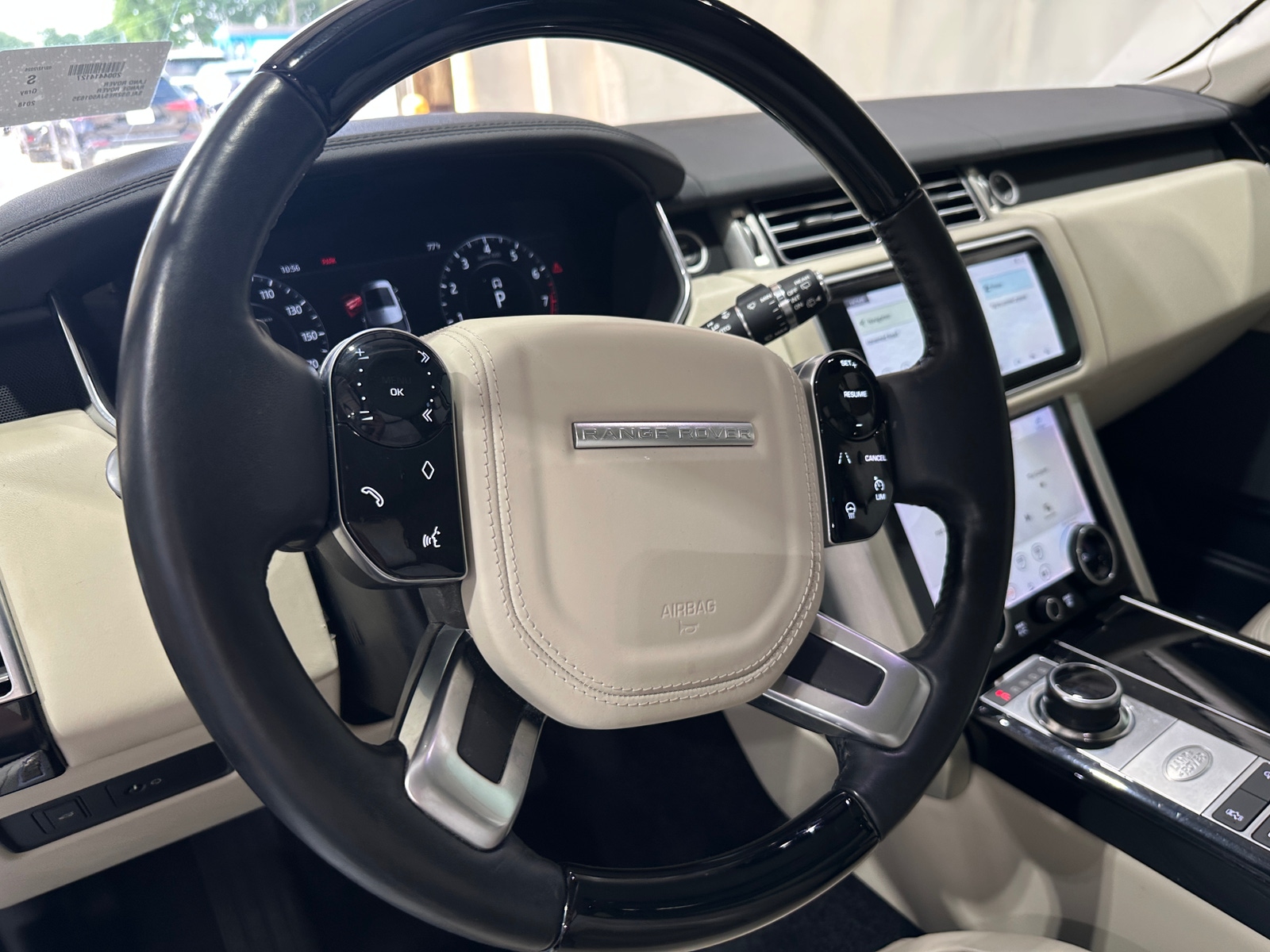 Thumbnail: 2018 Land Rover Range Rover - 4