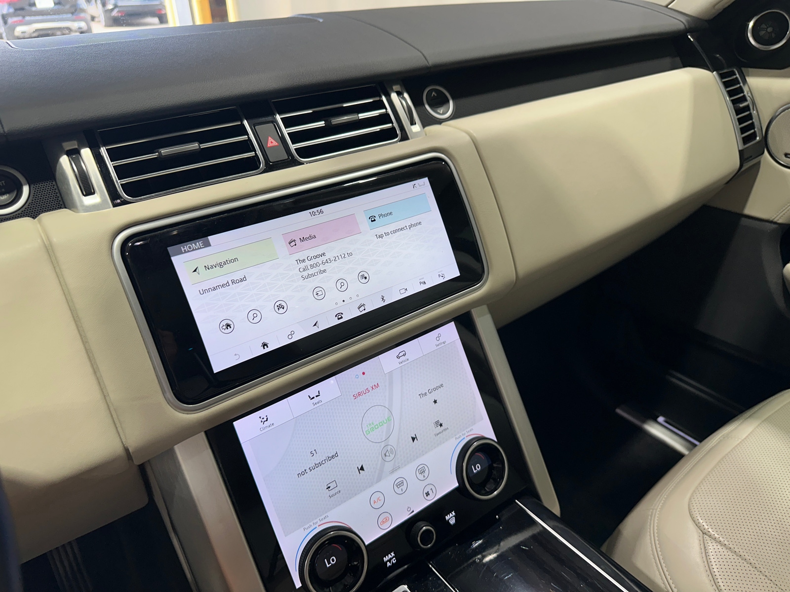 Thumbnail: 2018 Land Rover Range Rover - 3