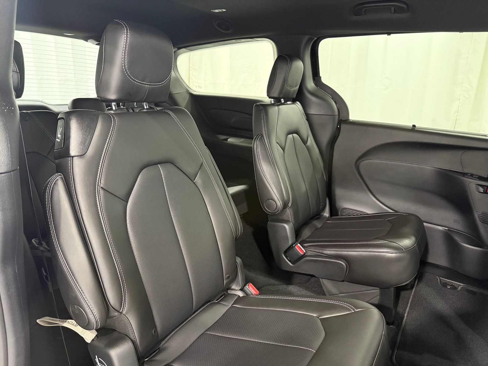 Thumbnail: 2026 Chrysler Pacifica - 5