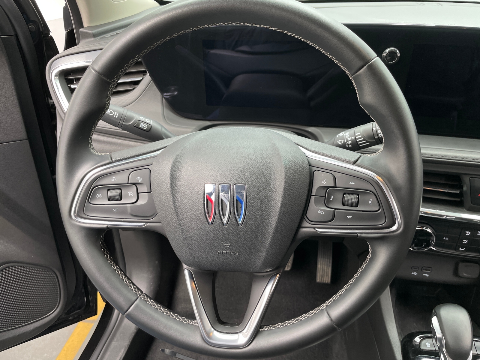 Thumbnail: 2025 Buick Encore GX - 4