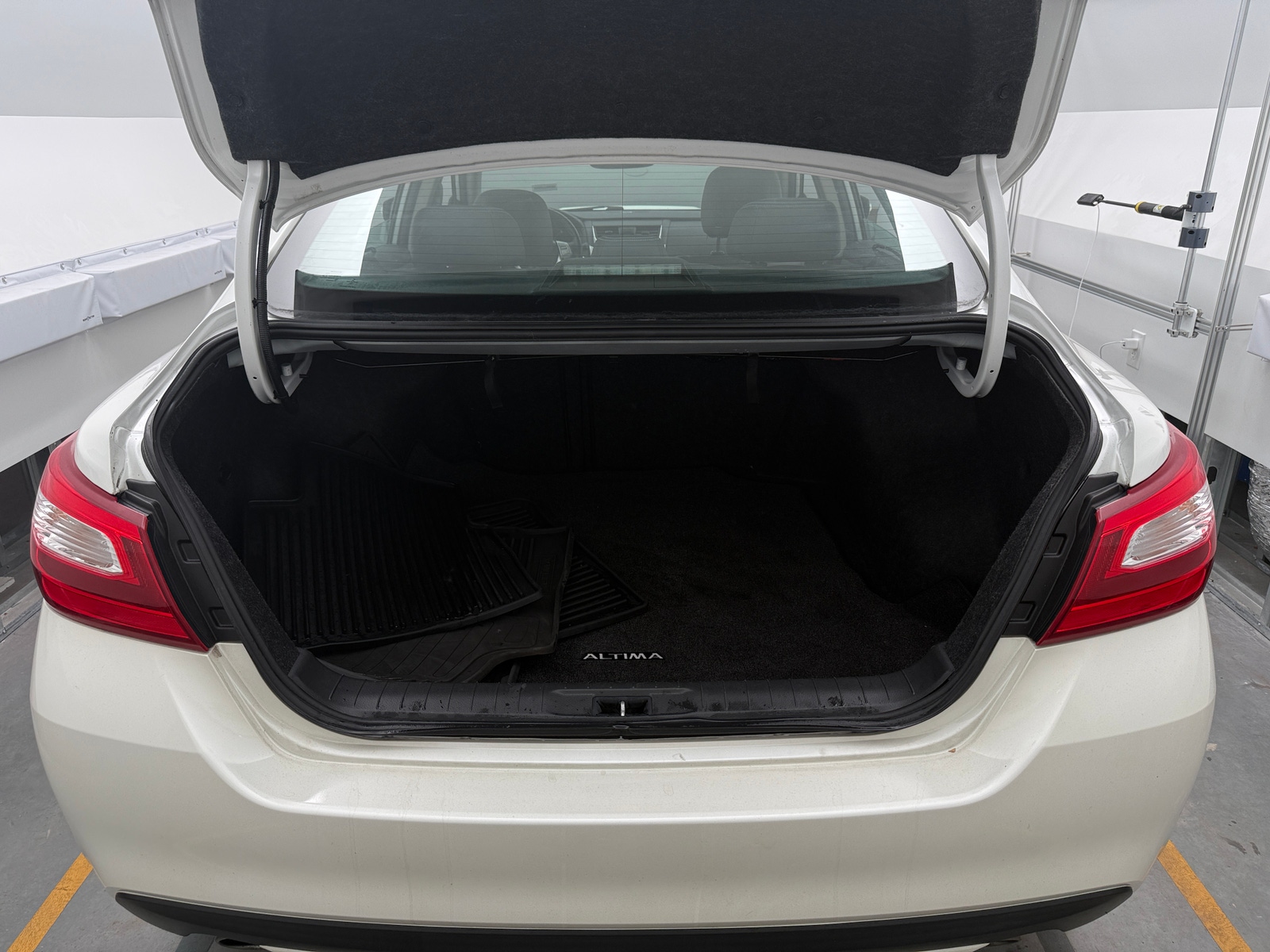 Thumbnail: 2016 Nissan Altima - 6