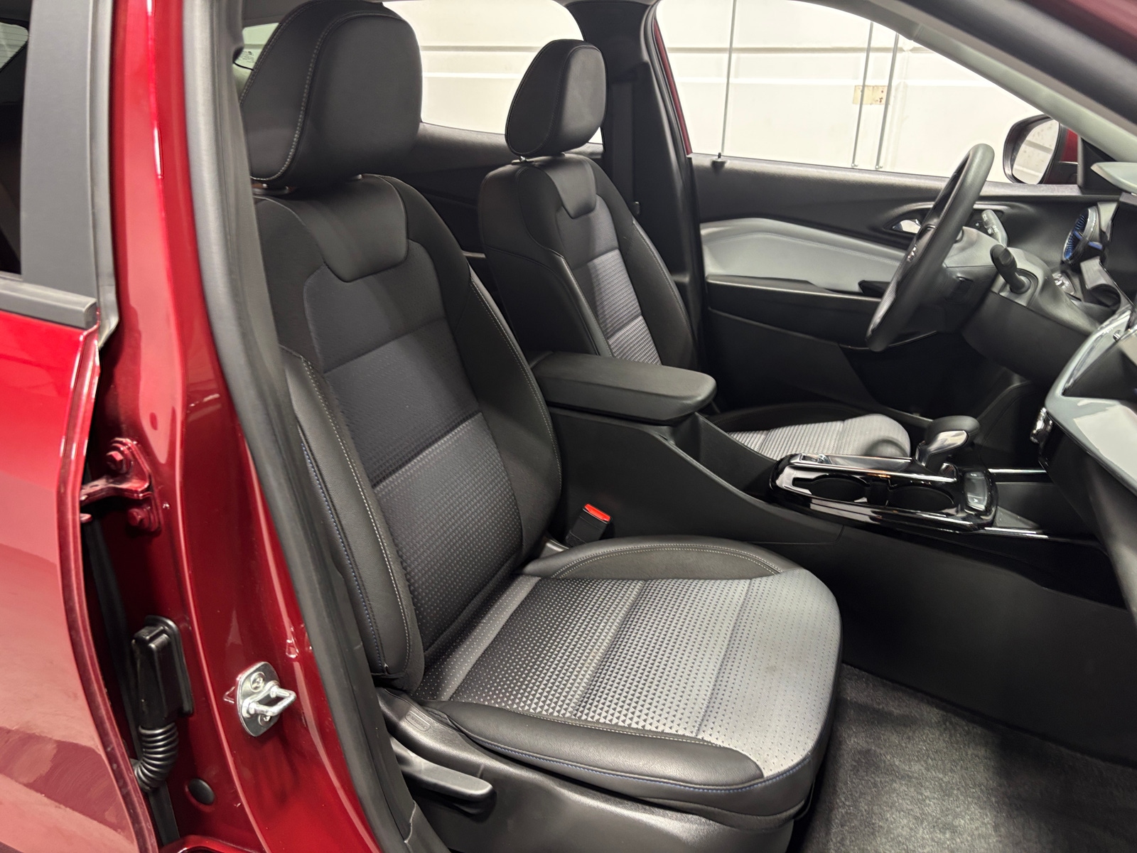 Thumbnail: 2025 Chevrolet Trax - 2