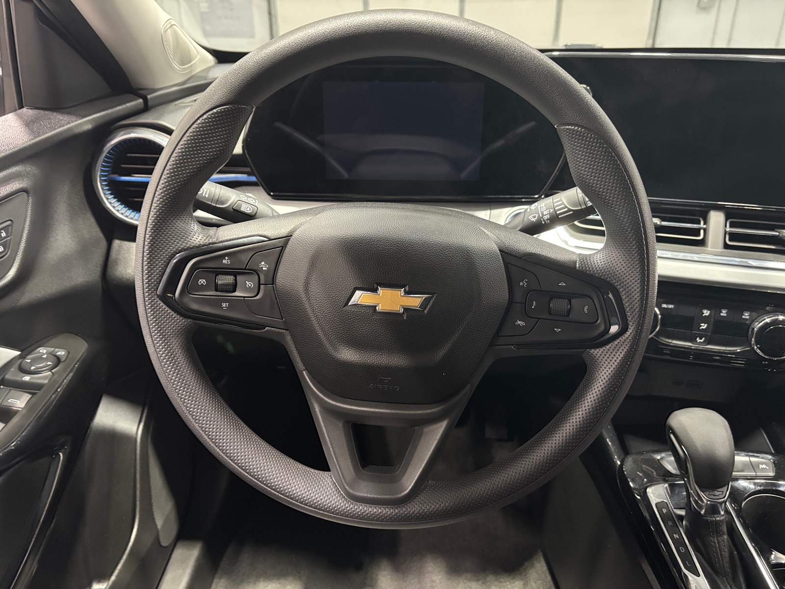 Thumbnail: 2025 Chevrolet Trax - 5