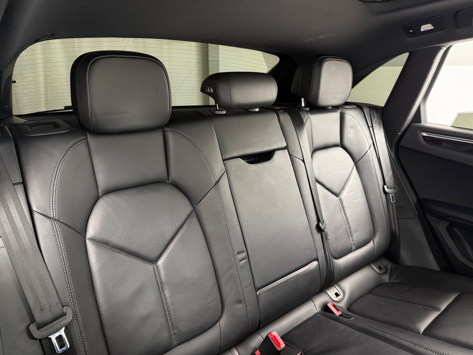 Thumbnail: 2017 Porsche Macan - 5