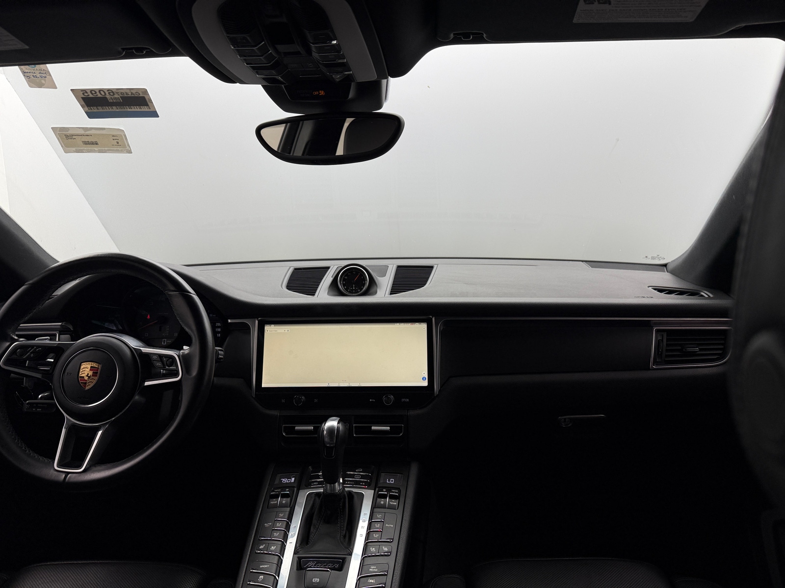 Thumbnail: 2017 Porsche Macan - 2