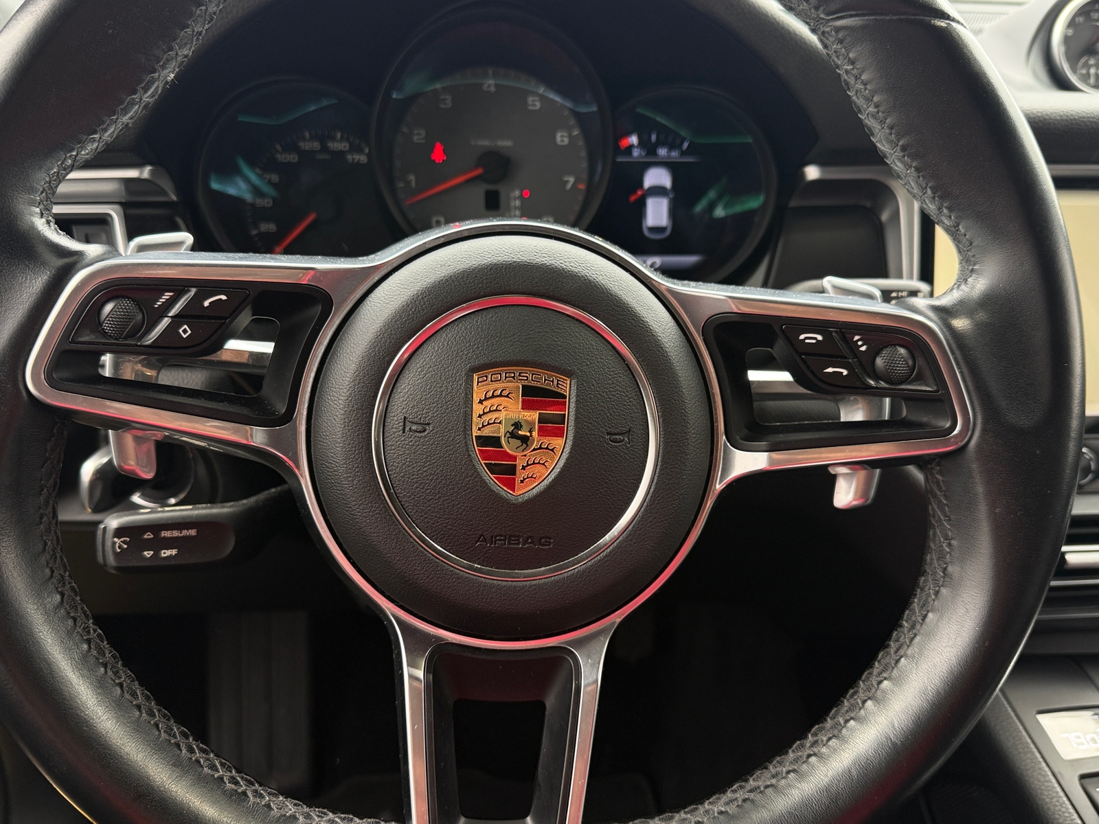 Thumbnail: 2017 Porsche Macan - 4