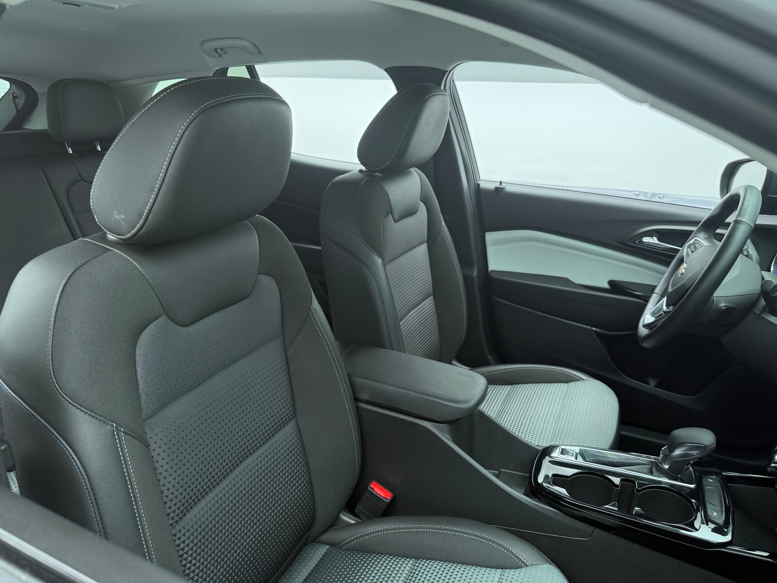 Thumbnail: 2025 Chevrolet Trax - 2