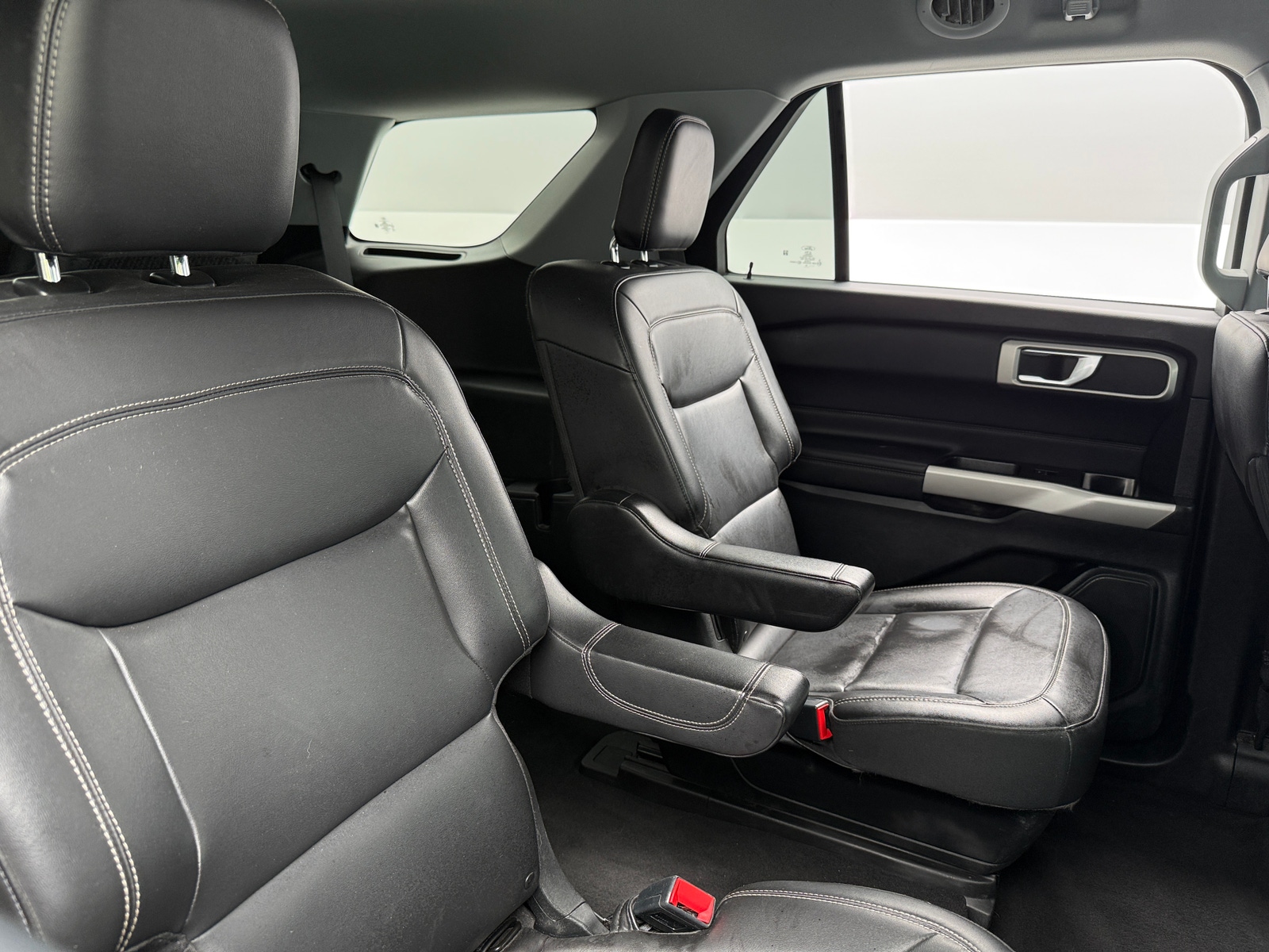 Thumbnail: 2022 Ford Explorer - 6