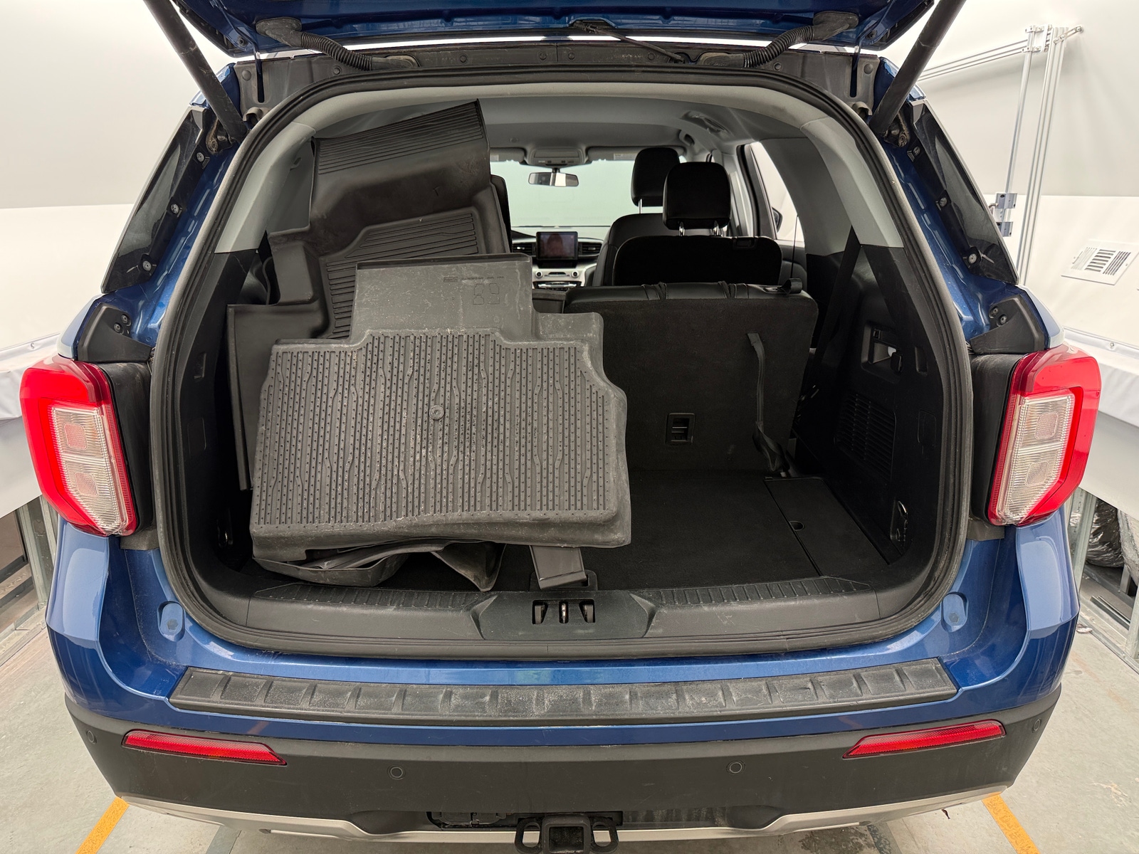 Thumbnail: 2022 Ford Explorer - 7