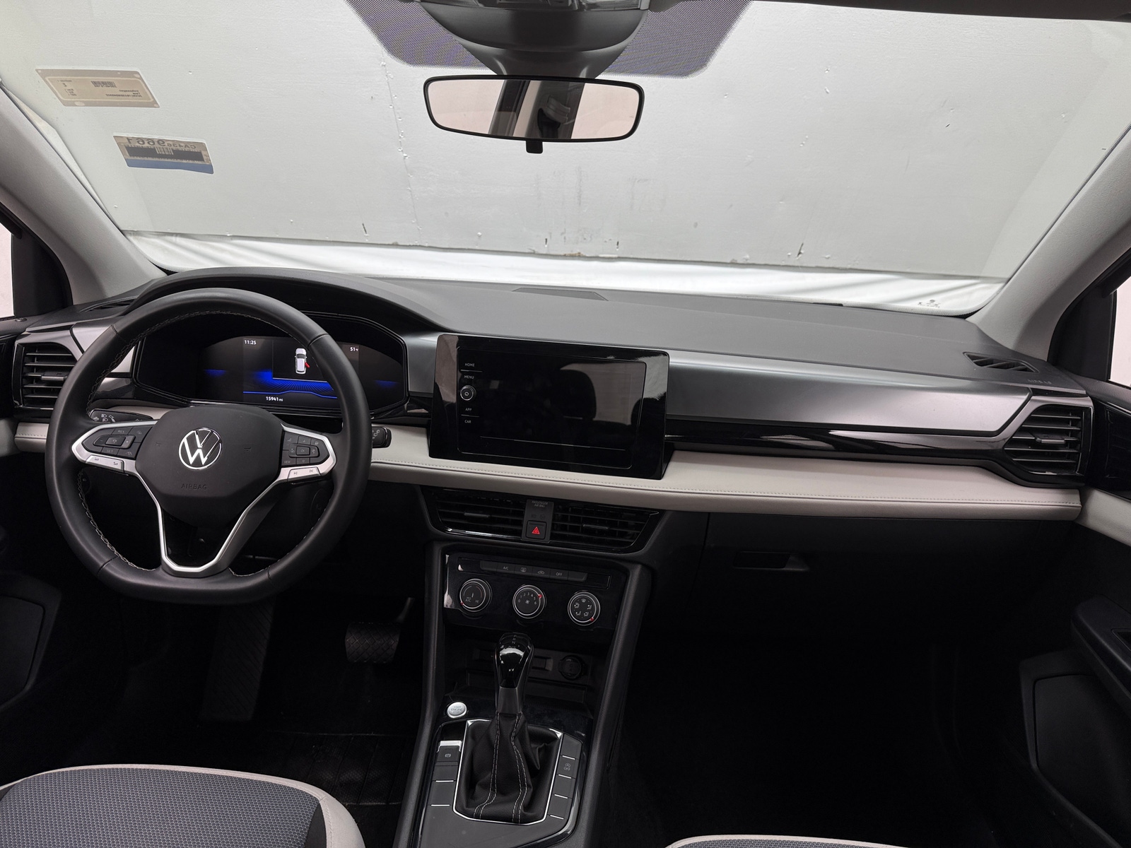 Thumbnail: 2025 Volkswagen Taos - 3