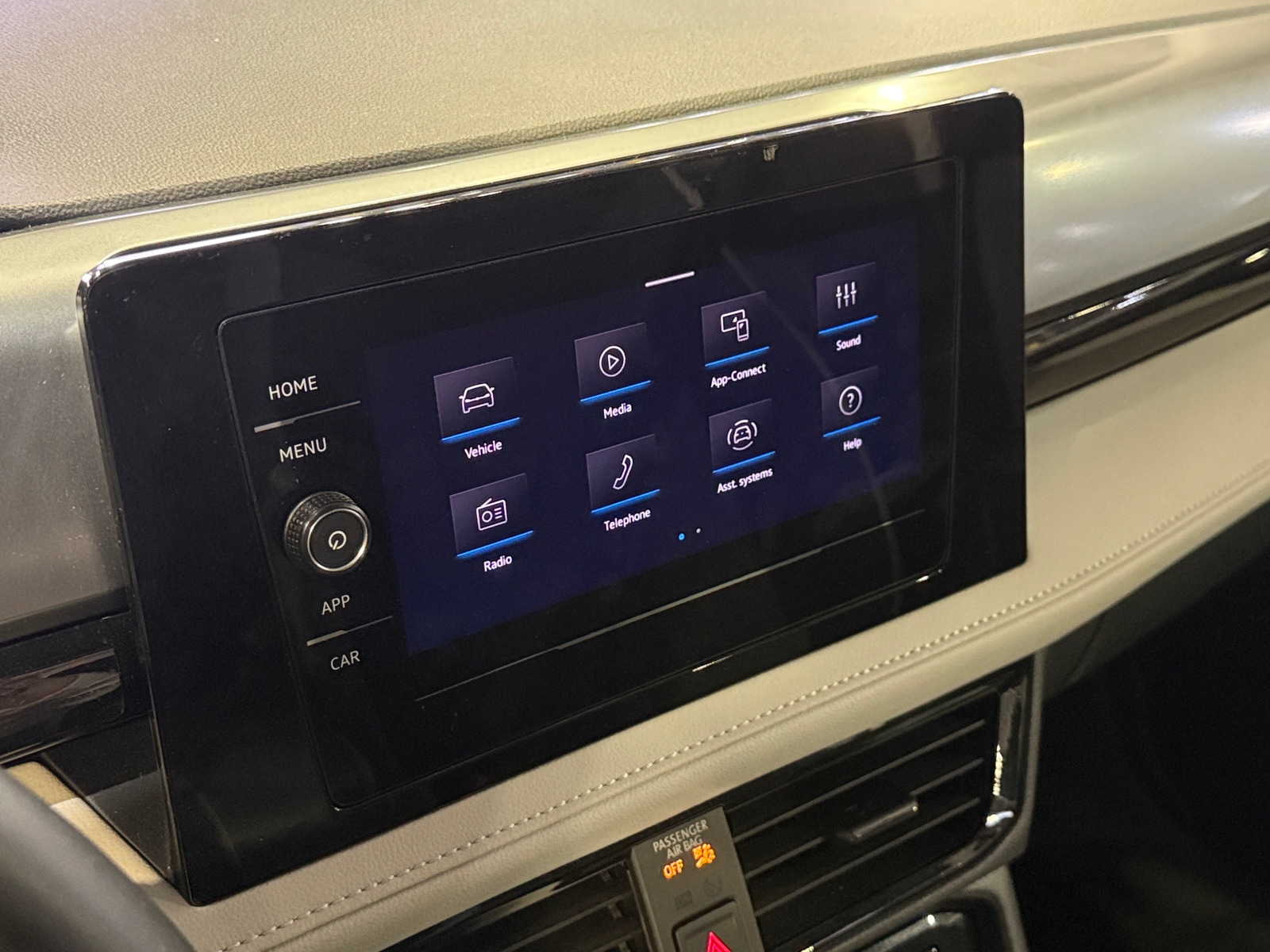 Thumbnail: 2025 Volkswagen Taos - 4