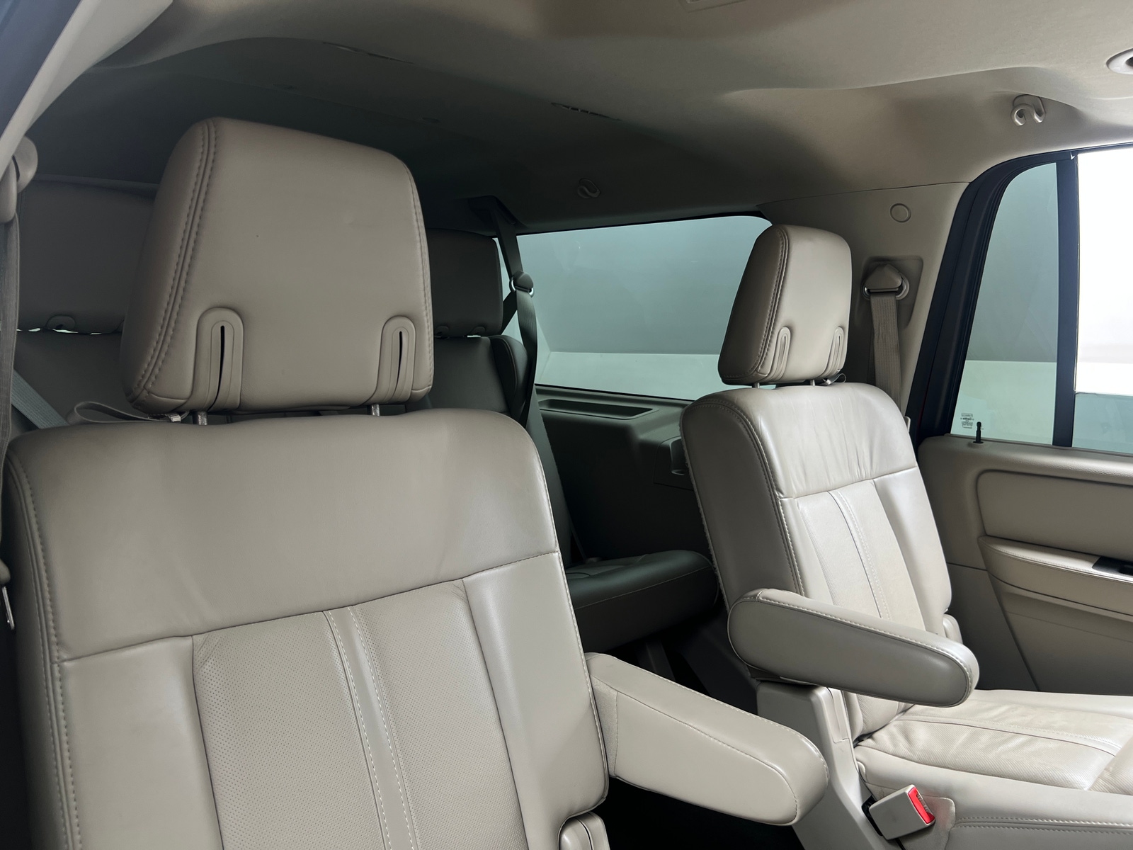 Thumbnail: 2017 Lincoln Navigator L - 5