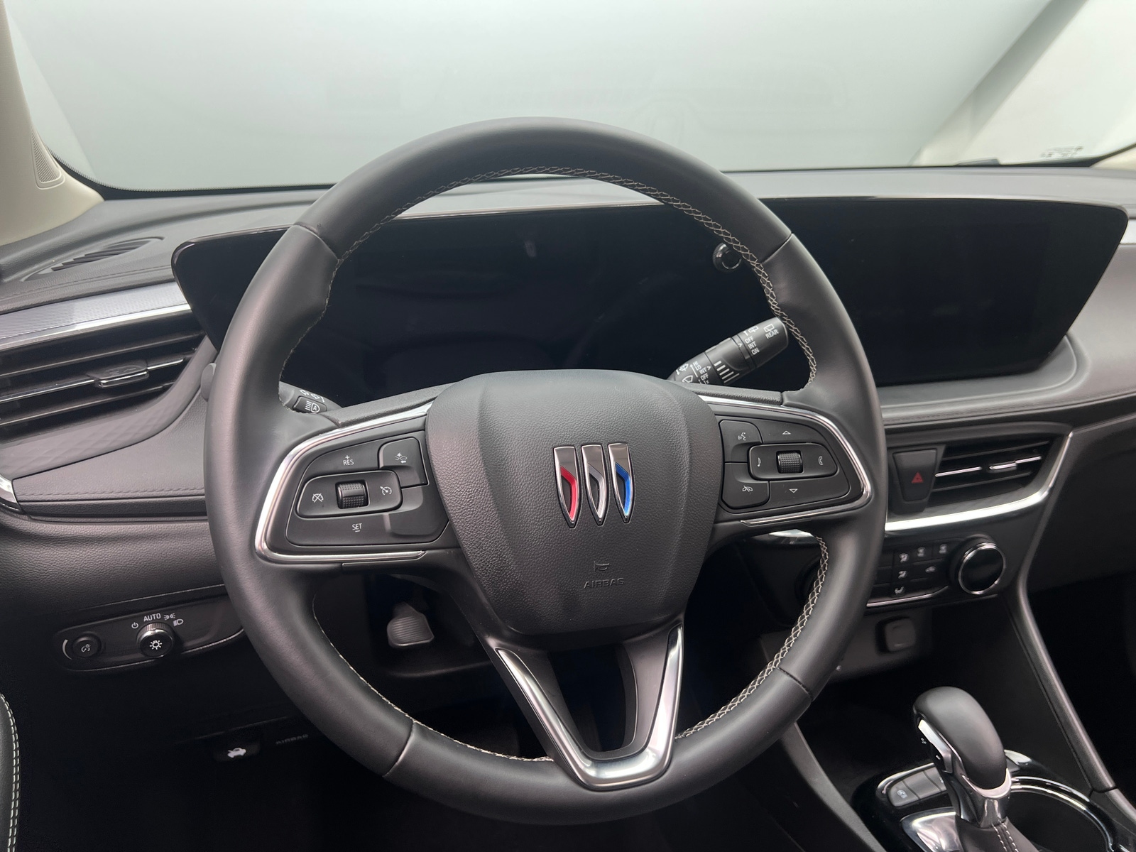 Thumbnail: 2025 Buick Encore GX - 4