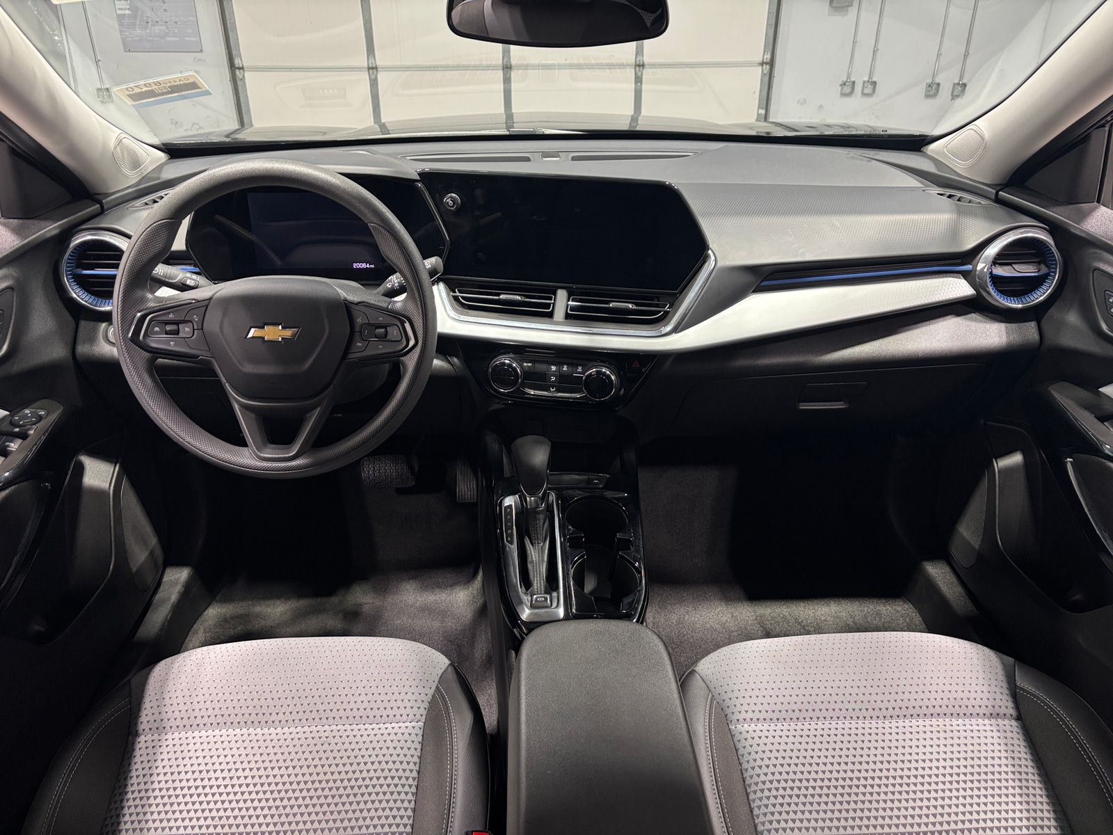 Thumbnail: 2025 Chevrolet Trax - 3