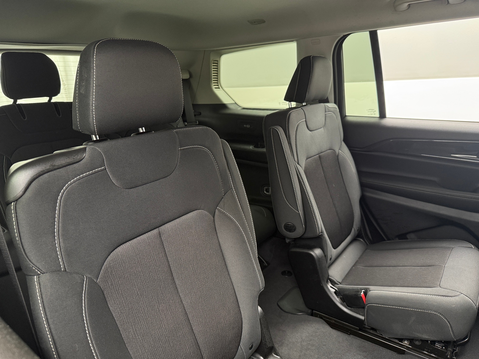 Thumbnail: 2023 Jeep Grand Cherokee L - 6