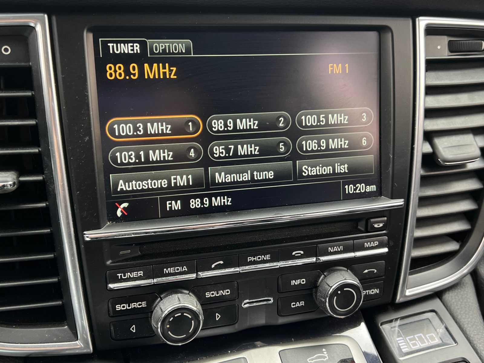 Thumbnail: 2016 Porsche Panamera - 3