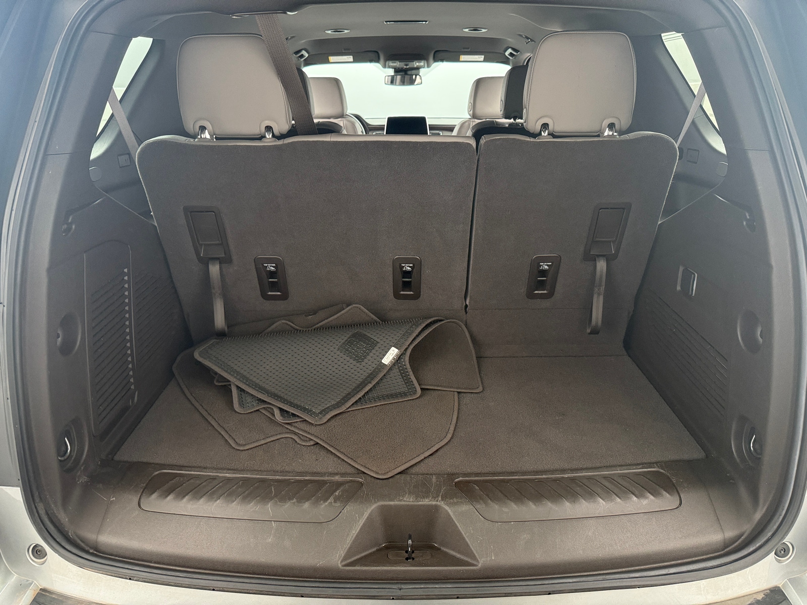 Thumbnail: 2023 Chevrolet Tahoe - 6