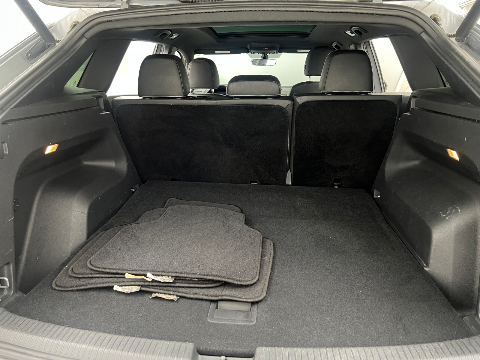 Thumbnail: 2020 Volkswagen Atlas - 6