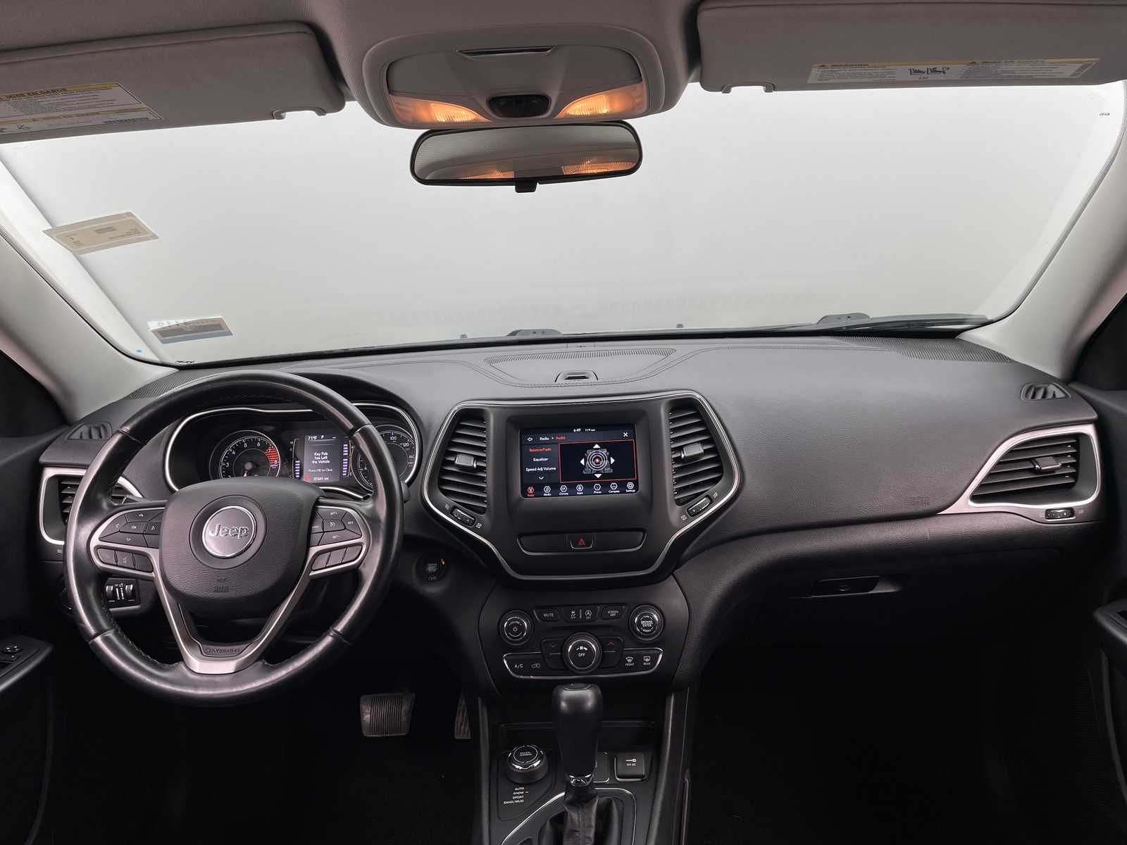 Thumbnail: 2019 Jeep Cherokee - 3