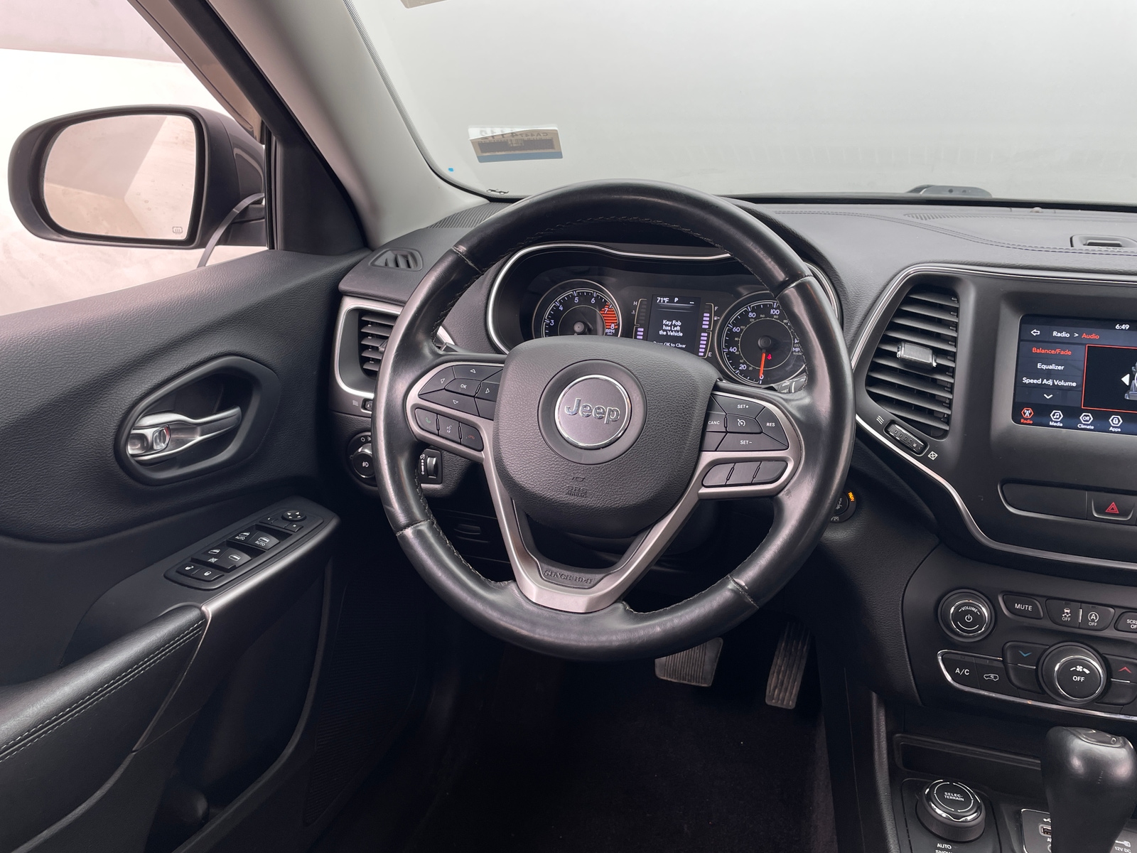 Thumbnail: 2019 Jeep Cherokee - 5