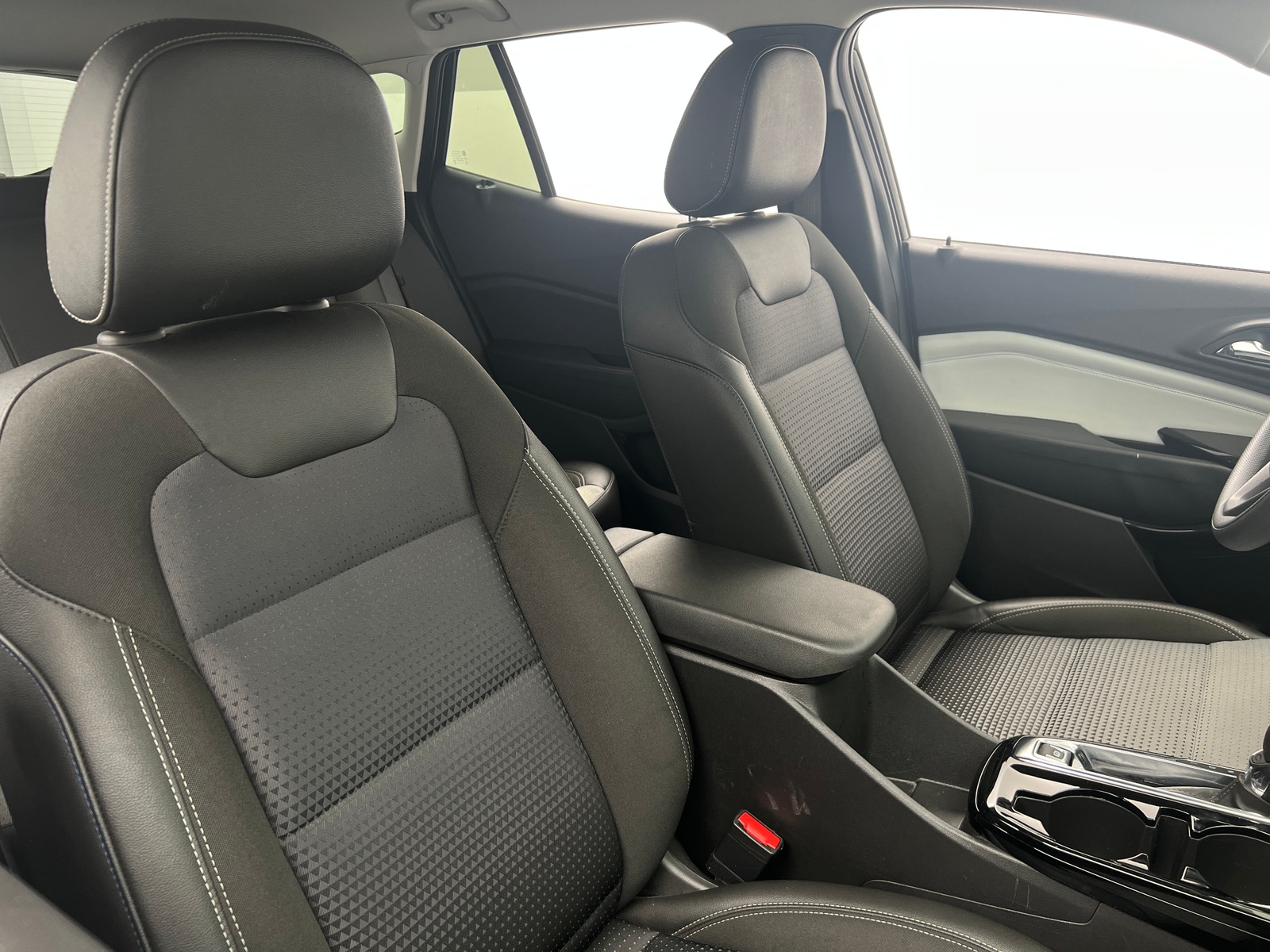 Thumbnail: 2025 Chevrolet Trax - 2