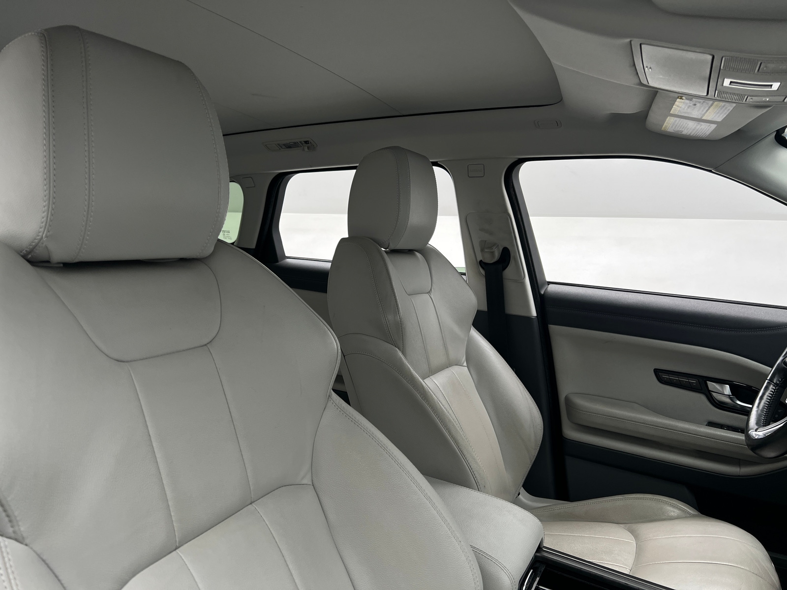 Thumbnail: 2018 Land Rover Range Rover Evoque - 2