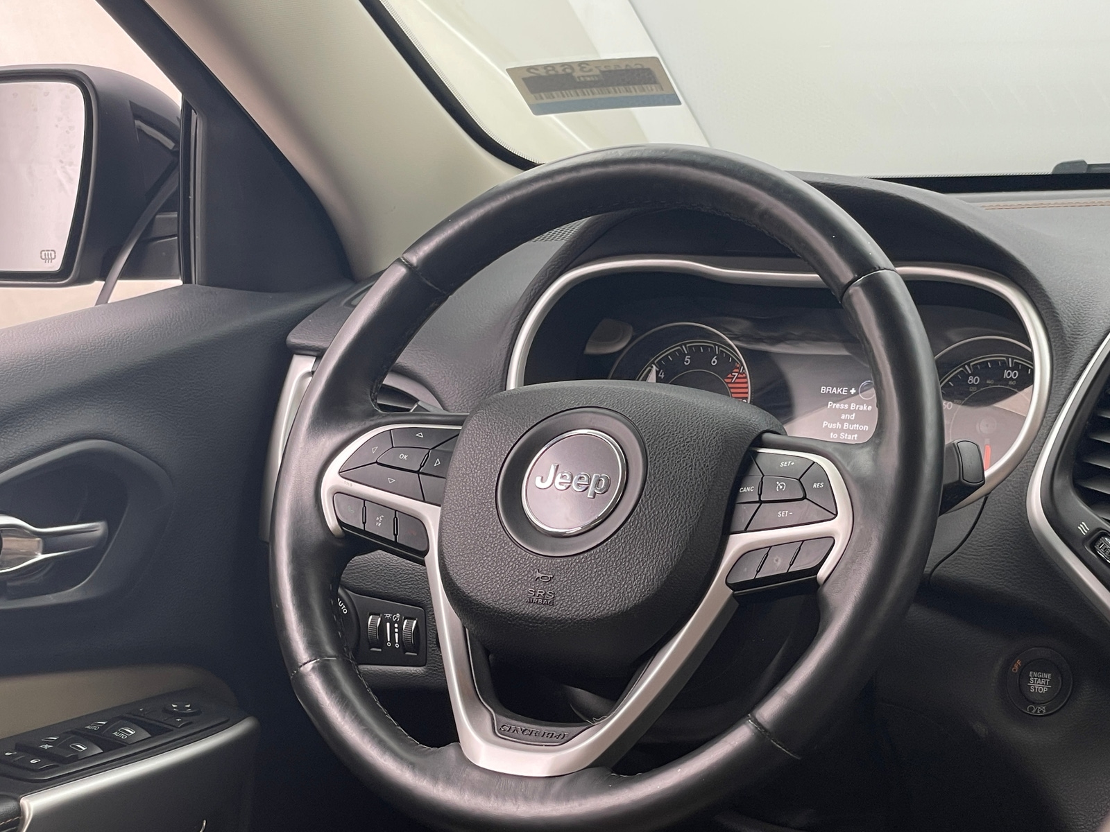 Thumbnail: 2018 Jeep Cherokee - 4